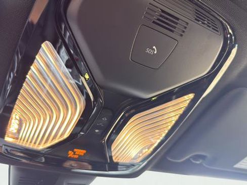 Used 2025 BMW 330i xDrive Sedan w/ Convenience Package image 20