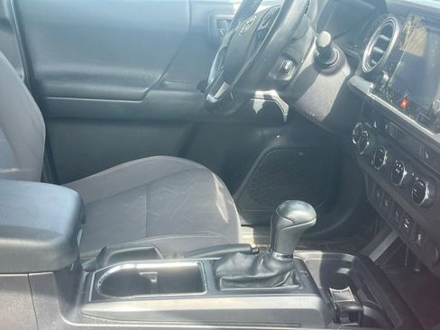 Used 2016 Toyota Tacoma TRD Sport image 6