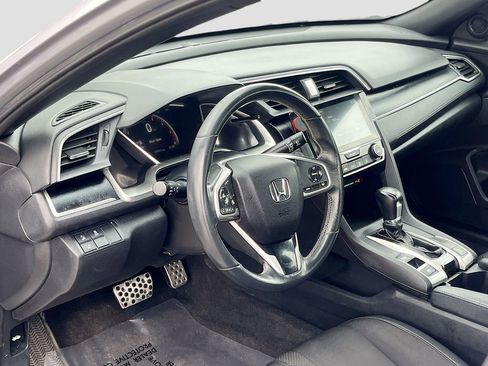 Used 2019 Honda Civic Sport image 9
