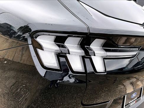 Used 2025 Ford Mustang Mach-E Premium image 27