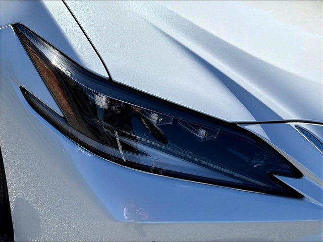 Certified 2025 Lexus ES 350 Ultra Luxury w/ Accessory Package (Z1) FWD image 32