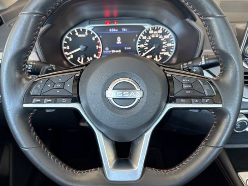 Used 2024 Nissan Altima 2.5 SR FWD image 11
