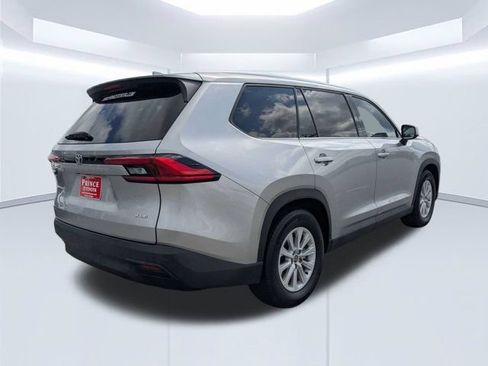 Used 2024 Toyota Grand Highlander FWD image 4