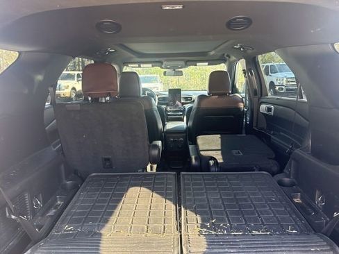 Used 2023 Ford Explorer Platinum w/ Technology Package AWD/4WD image 8