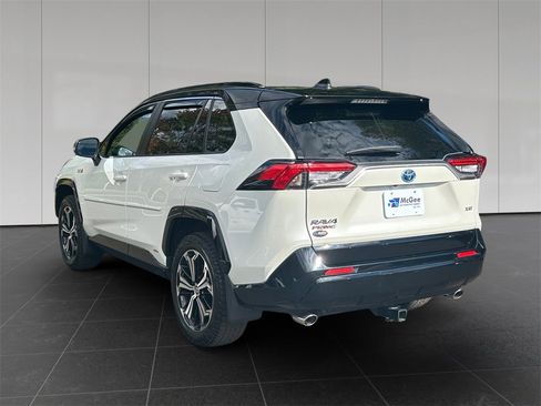 Used 2021 Toyota RAV4 XSE w/ Weather Package image 3