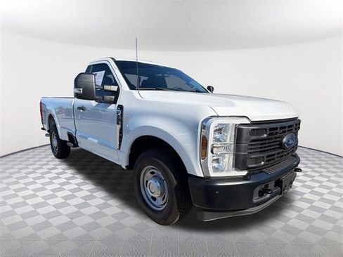 Used 2024 Ford F250 XL image 3