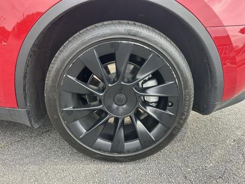 Used 2022 Tesla Model Y Long Range AWD/4WD image 20