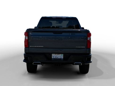 Used 2019 Chevrolet Silverado 1500 Custom Trail Boss w/ Custom Convenience Package AWD/4WD image 4