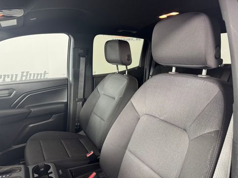 Used 2023 Chevrolet Colorado W/T image 3