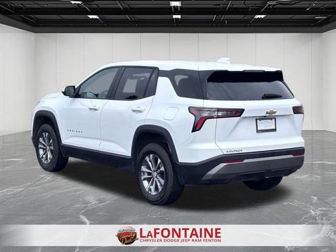 Used 2025 Chevrolet Equinox LT FWD image 9