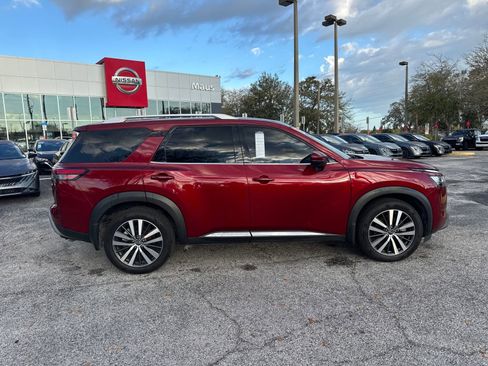 Used 2022 Nissan Pathfinder Platinum w/ Cargo Package image 4