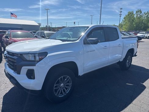 Used 2023 Chevrolet Colorado LT w/ LT Convenience Package AWD/4WD image 5