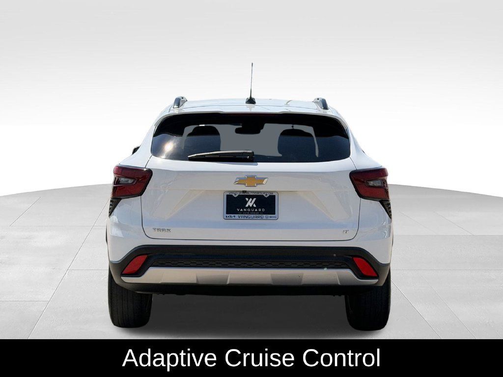 Used 2024 Chevrolet Trax LT w/ Driver Confidence Package FWD image 8