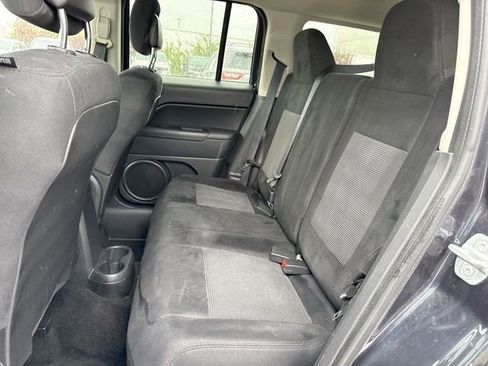 Used 2014 Jeep Patriot Latitude AWD/4WD image 21