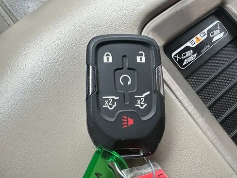 Used 2017 GMC Yukon Denali w/ Open Road Package image 43