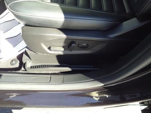 Used 2024 Ford Edge SEL image 3