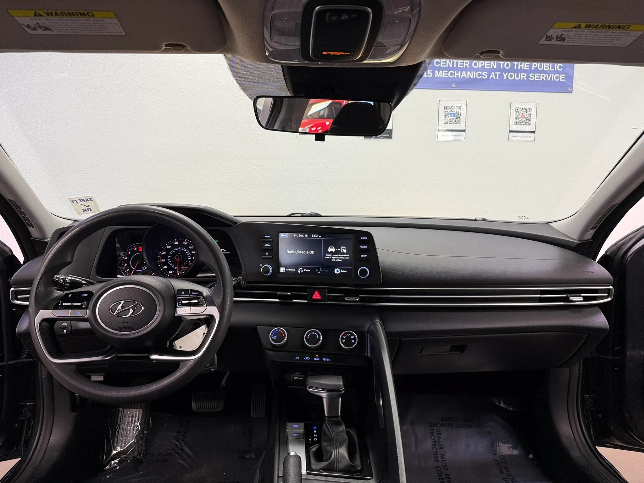 Used 2021 Hyundai Elantra SE FWD image 8