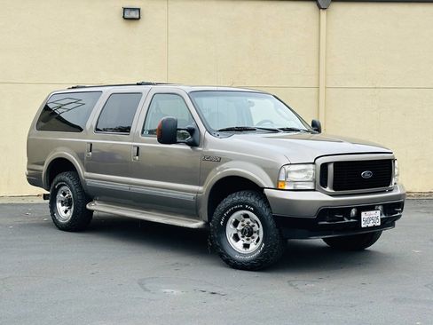 Used 2004 Ford Excursion Limited image 2