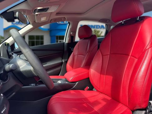 Used 2025 Honda Accord SE image 14