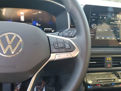 New 2026 Volkswagen Taos SE image 30