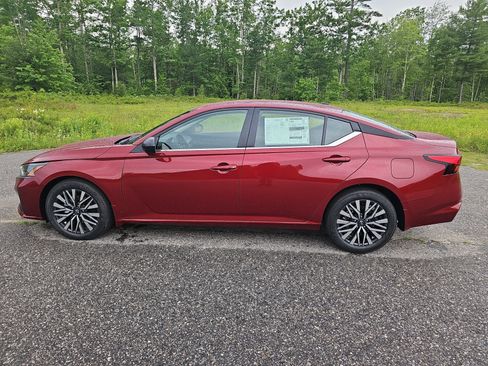 New 2026 Nissan Altima 2.5 SV FWD image 2