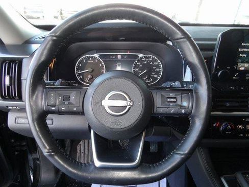 Certified 2024 Nissan Pathfinder SL image 40