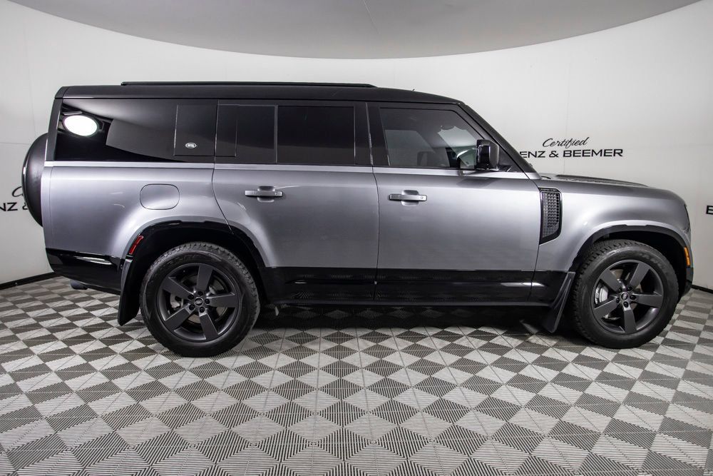 Used 2024 Land Rover Defender 130 X-Dynamic SE AWD/4WD image 13