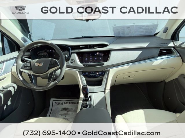 Used 2023 Cadillac XT5 Premium Luxury w/ Technology Package AWD/4WD image 9