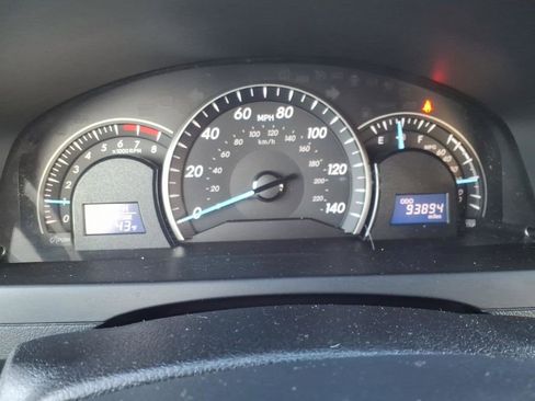 Used 2013 Toyota Camry LE image 26