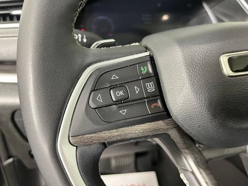Used 2023 Jeep Grand Cherokee L Limited AWD/4WD image 21