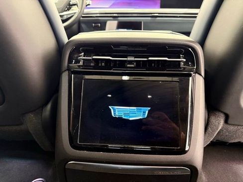 Used 2025 Cadillac Escalade IQ Luxury 2 w/ LPO, Premium Carpet Package AWD/4WD image 31