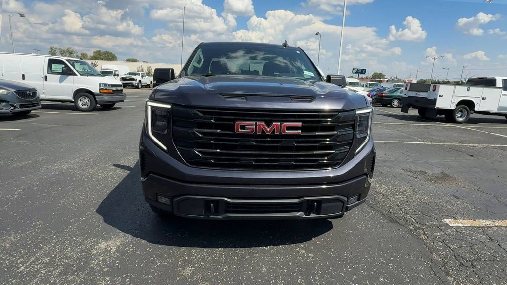 Used 2024 GMC Sierra 1500 Elevation AWD/4WD image 3
