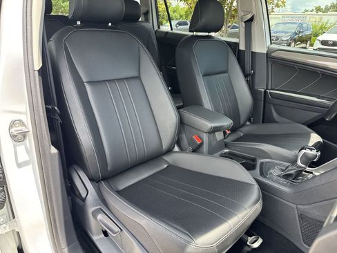 Used 2024 Volkswagen Tiguan SE FWD image 28