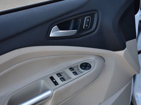 Used 2019 Ford Escape SEL FWD image 16