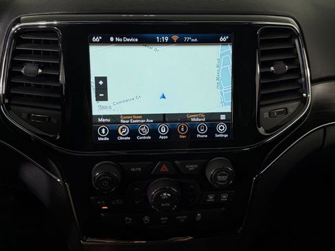 Used 2022 Jeep Grand Cherokee Limited AWD/4WD image 24