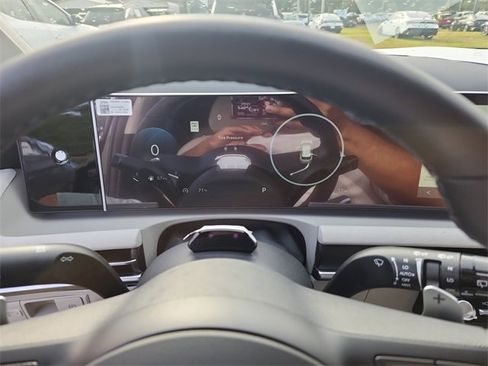 New 2025 Hyundai Tucson Limited image 30