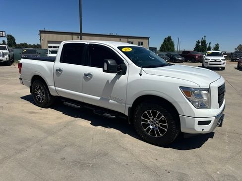 Used 2021 Nissan Titan SV w/ SV Convenience Package AWD/4WD image 37