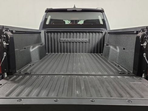 Used 2024 Toyota Tacoma SR5 AWD/4WD image 10