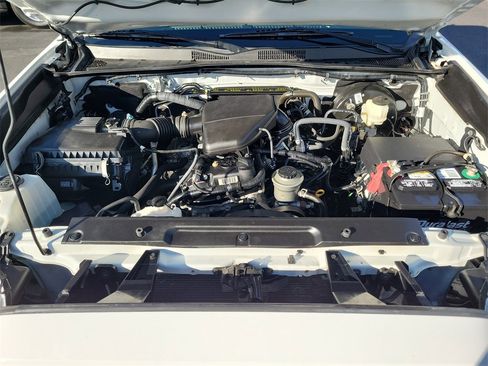 Used 2018 Toyota Tacoma SR5 image 18