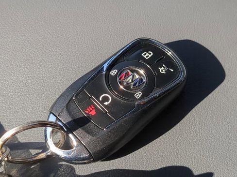 Used 2023 Buick Enclave Essence image 28