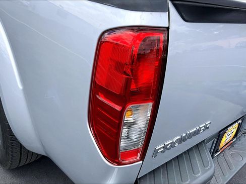 Used 2019 Nissan Frontier SV RWD image 7