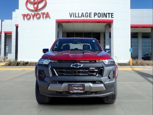 Used 2024 Chevrolet Colorado Trail Boss w/ Technology Package image 9