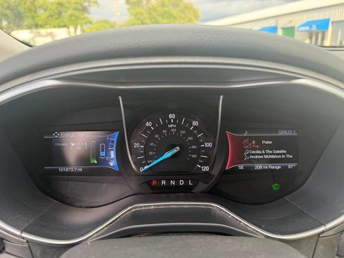 Used 2015 Ford Fusion Energi Titanium FWD image 32