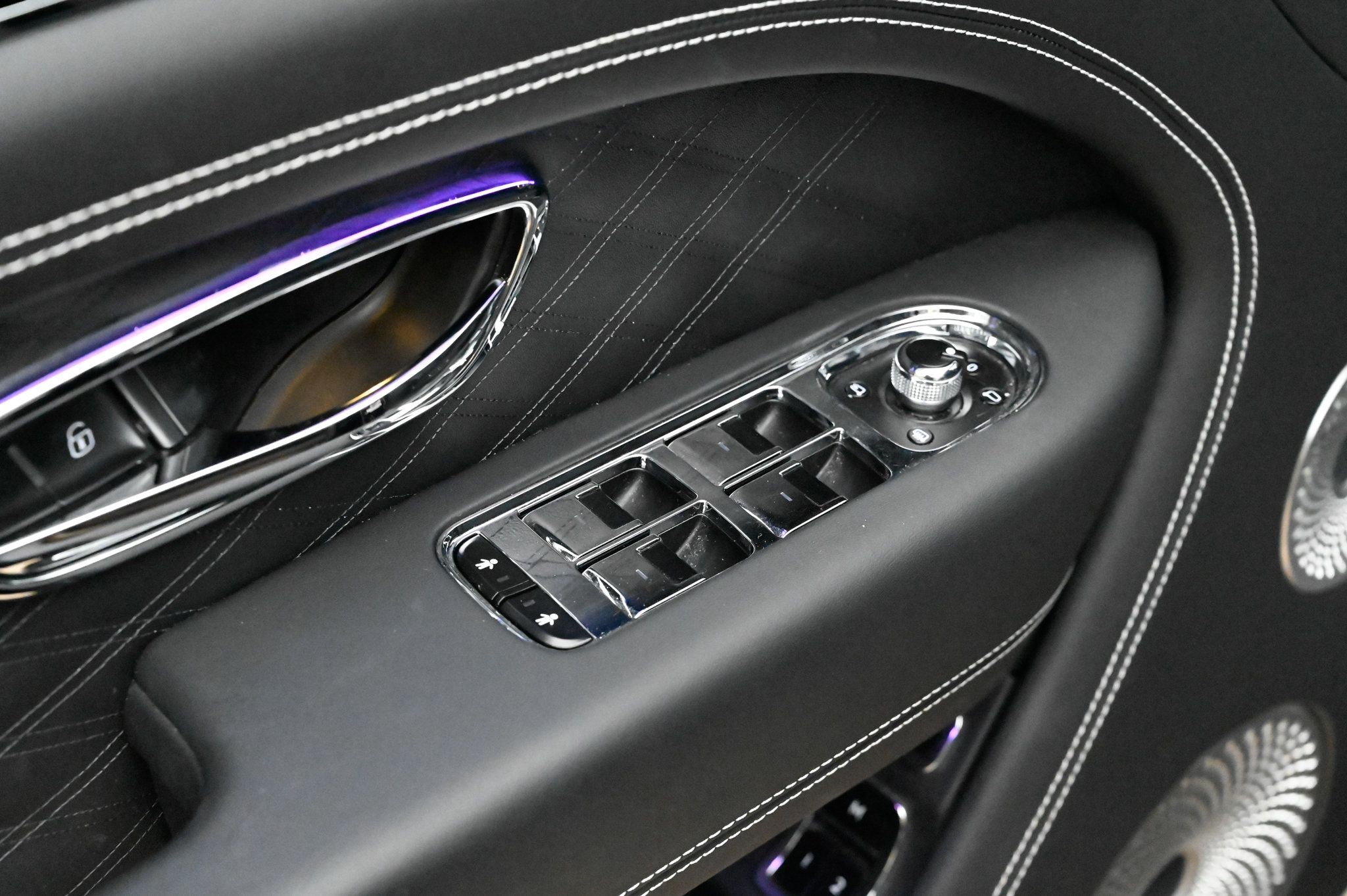 Used 2025 Bentley Bentayga AWD/4WD image 21