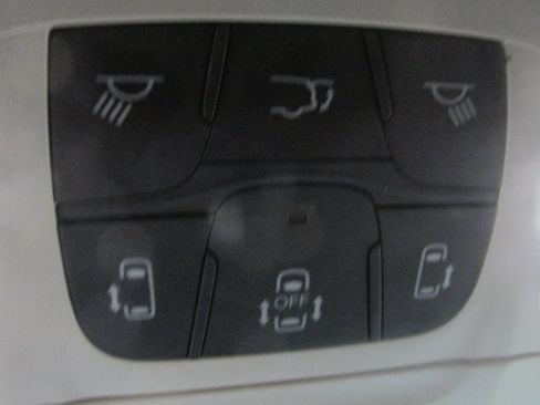 Used 2023 Chrysler Pacifica Touring-L FWD image 39