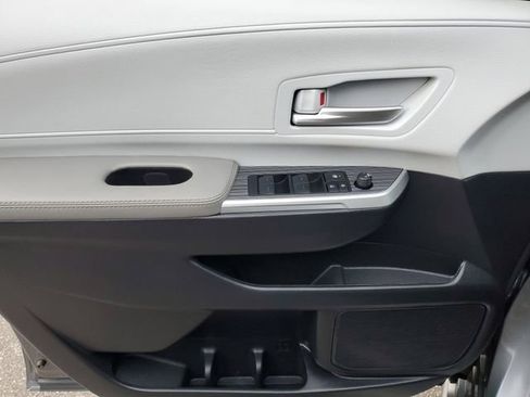 Used 2026 Toyota Sienna XLE FWD image 16