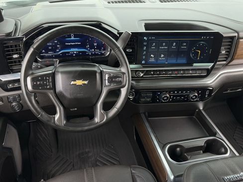 Used 2024 Chevrolet Silverado 2500 High Country w/ High Country Premium Package AWD/4WD image 13