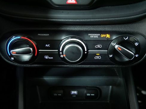 Used 2024 Kia Soul LX w/ Option Group 015 FWD image 30