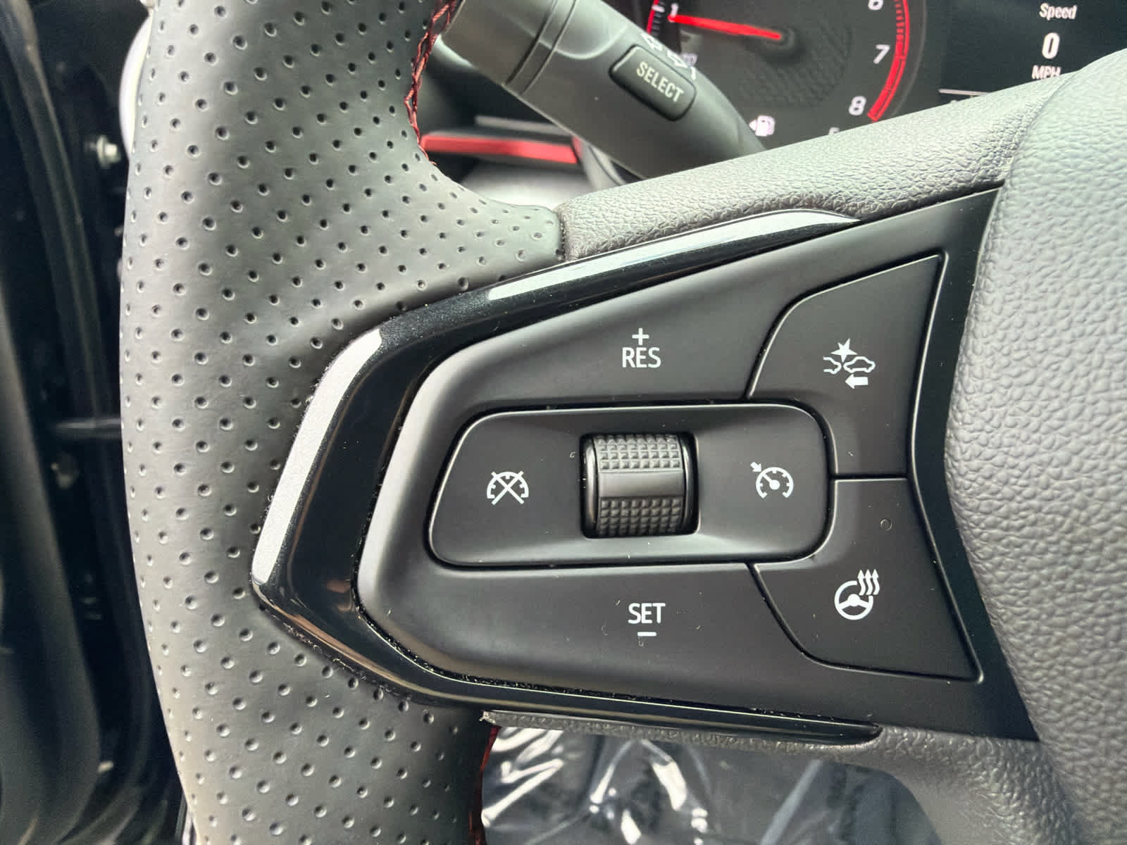 Used 2025 Chevrolet Trax RS w/ Driver Confidence Package FWD image 16