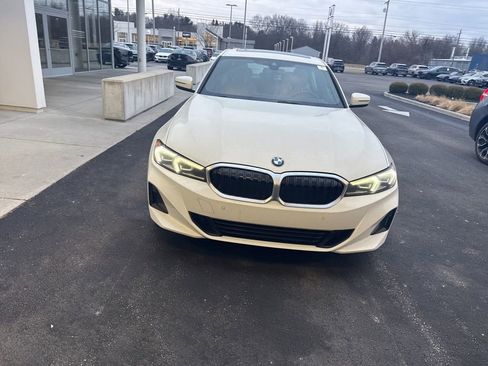 Used 2023 BMW 330i xDrive Sedan w/ Premium Package image 2